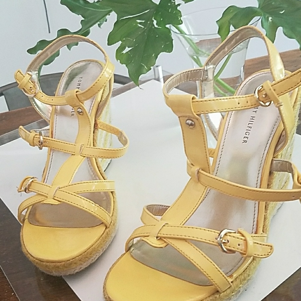 Tommy Hilfiger sandals 8 M
